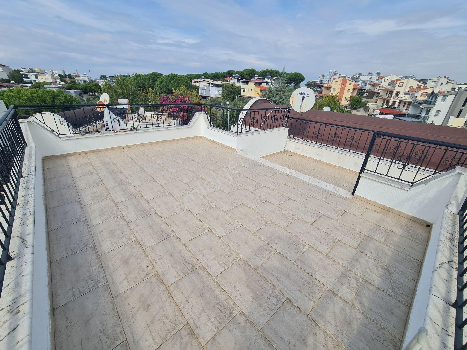 Kuşadası Sahildi Acil Satılık 3+1 Müstakil Villa - Görsel 8