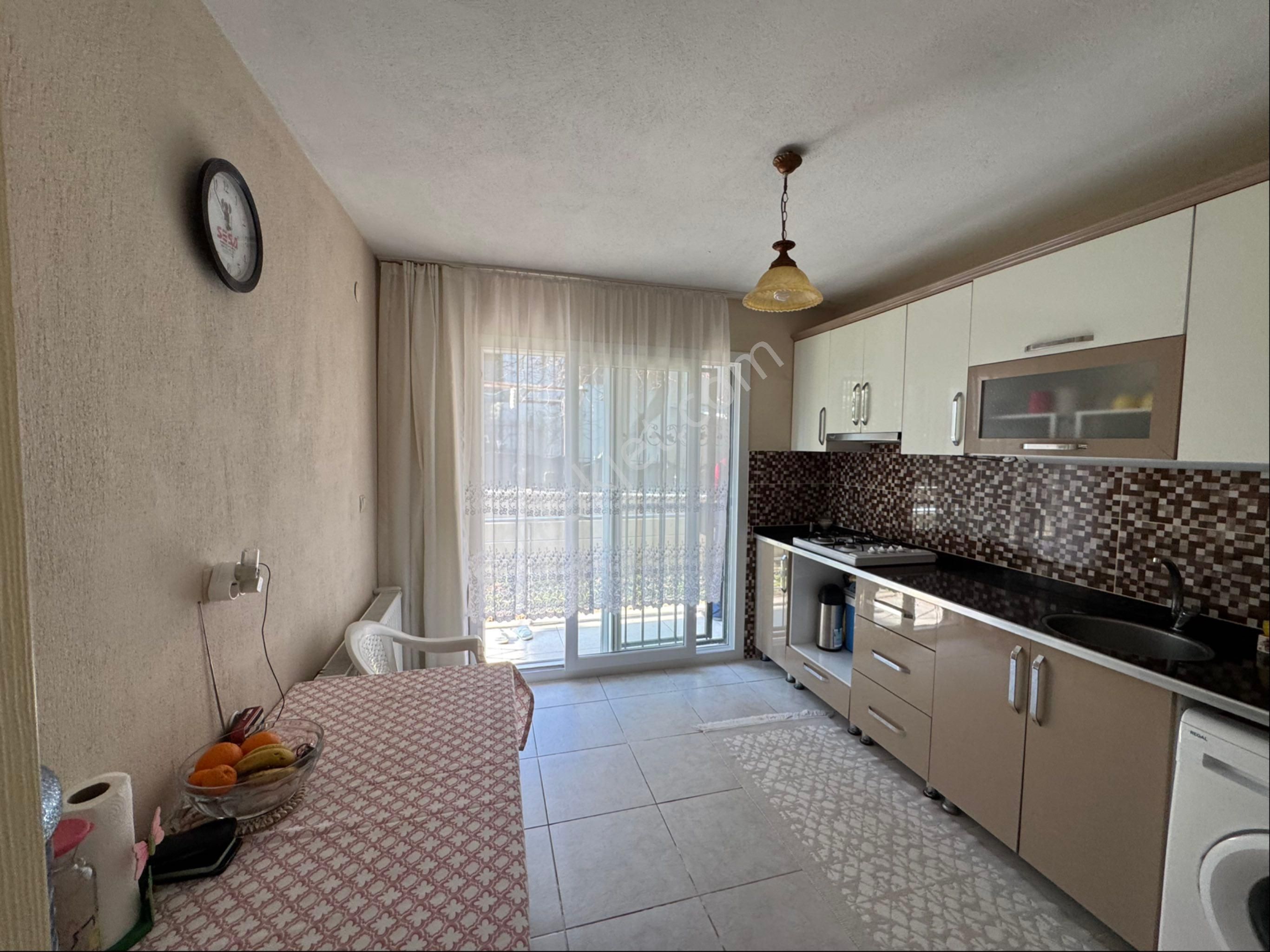 Kuşadası Güzelçamlı'da Satılık Bahçeli 2+1 Ayrı Mutfak Daire - Görsel 12