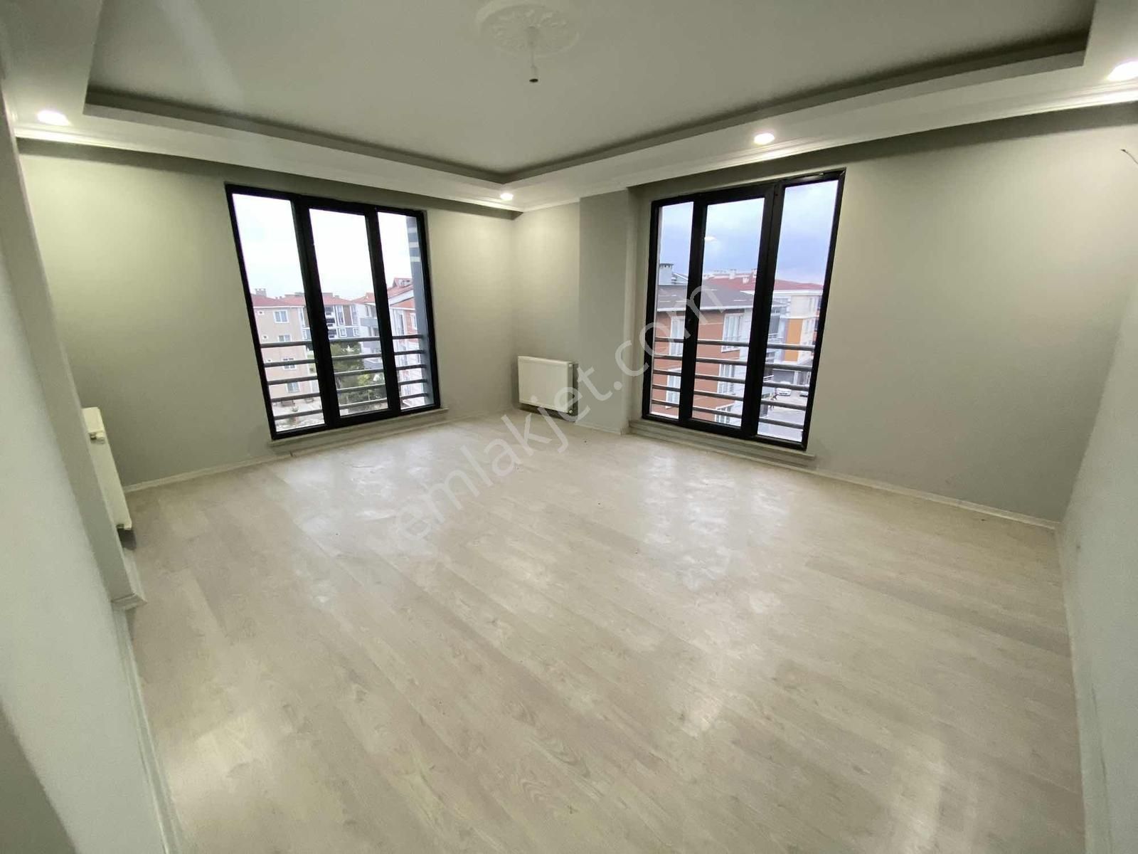 Tuğradan Çobançeşmede Site İçi Lüx Geniş 2+1 Satılık Daireler - Görsel 5