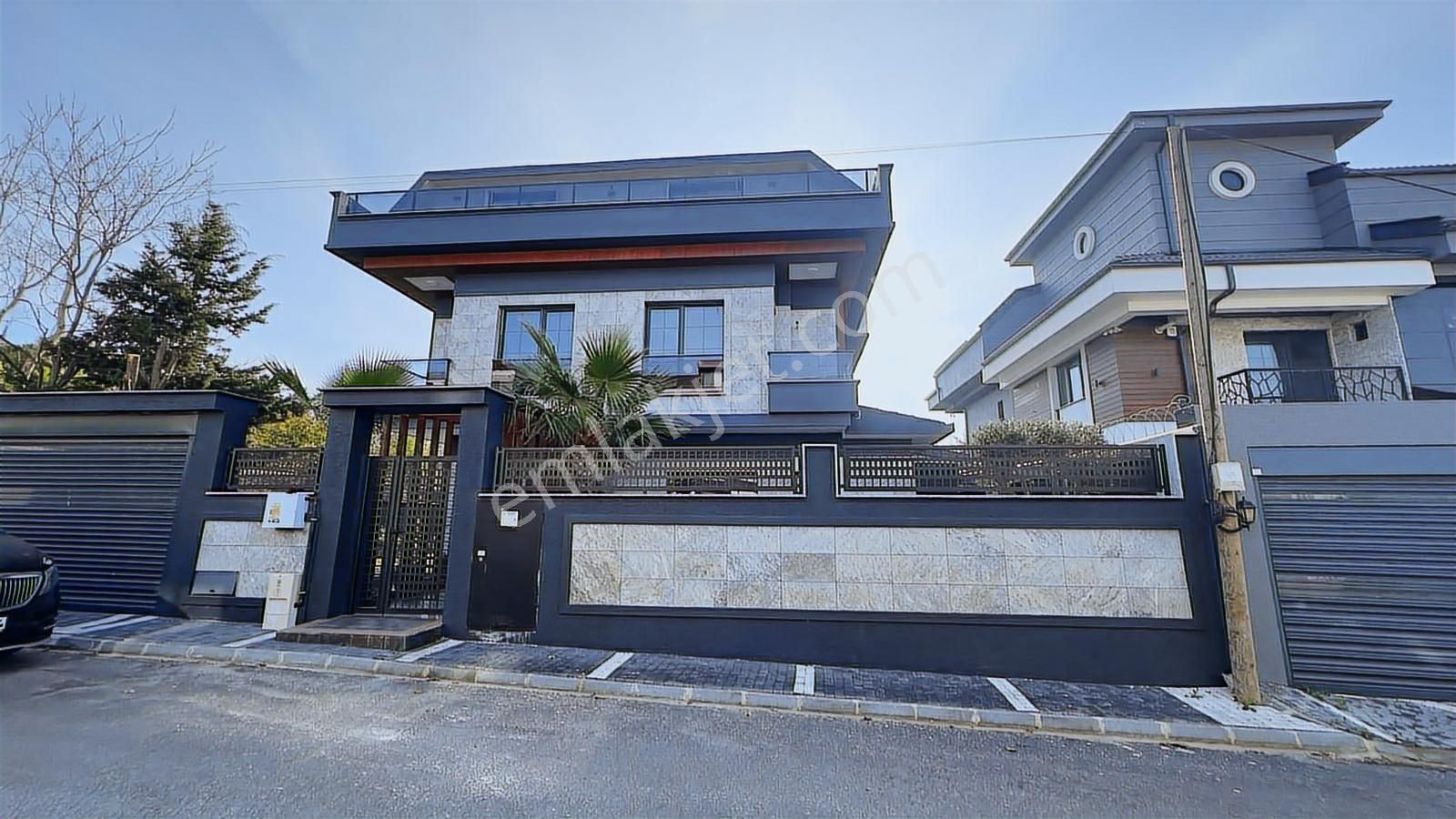 Beylikdüzü Takasa Uygun Havuzlu Bahçeli Satılık Villa - Görsel 35