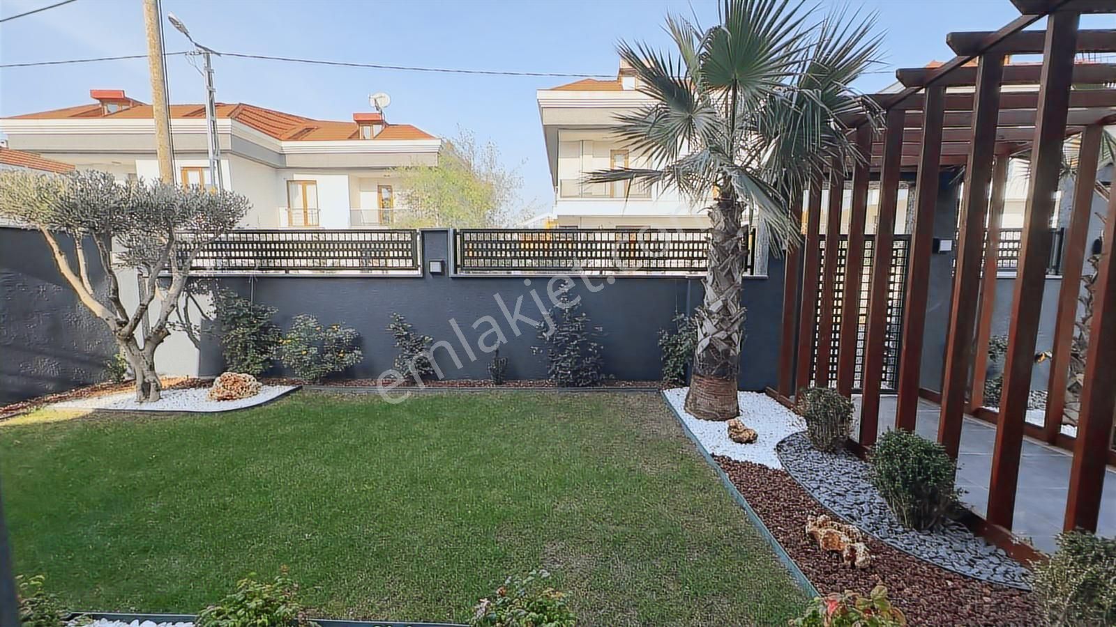 Beylikdüzü Takasa Uygun Havuzlu Bahçeli Satılık Villa - Görsel 34