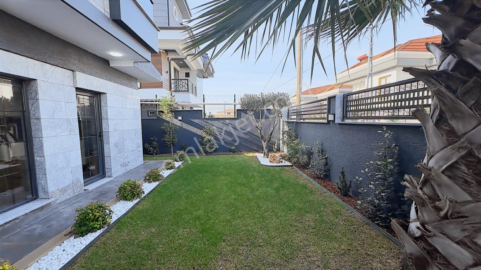 Beylikdüzü Takasa Uygun Havuzlu Bahçeli Satılık Villa - Görsel 10