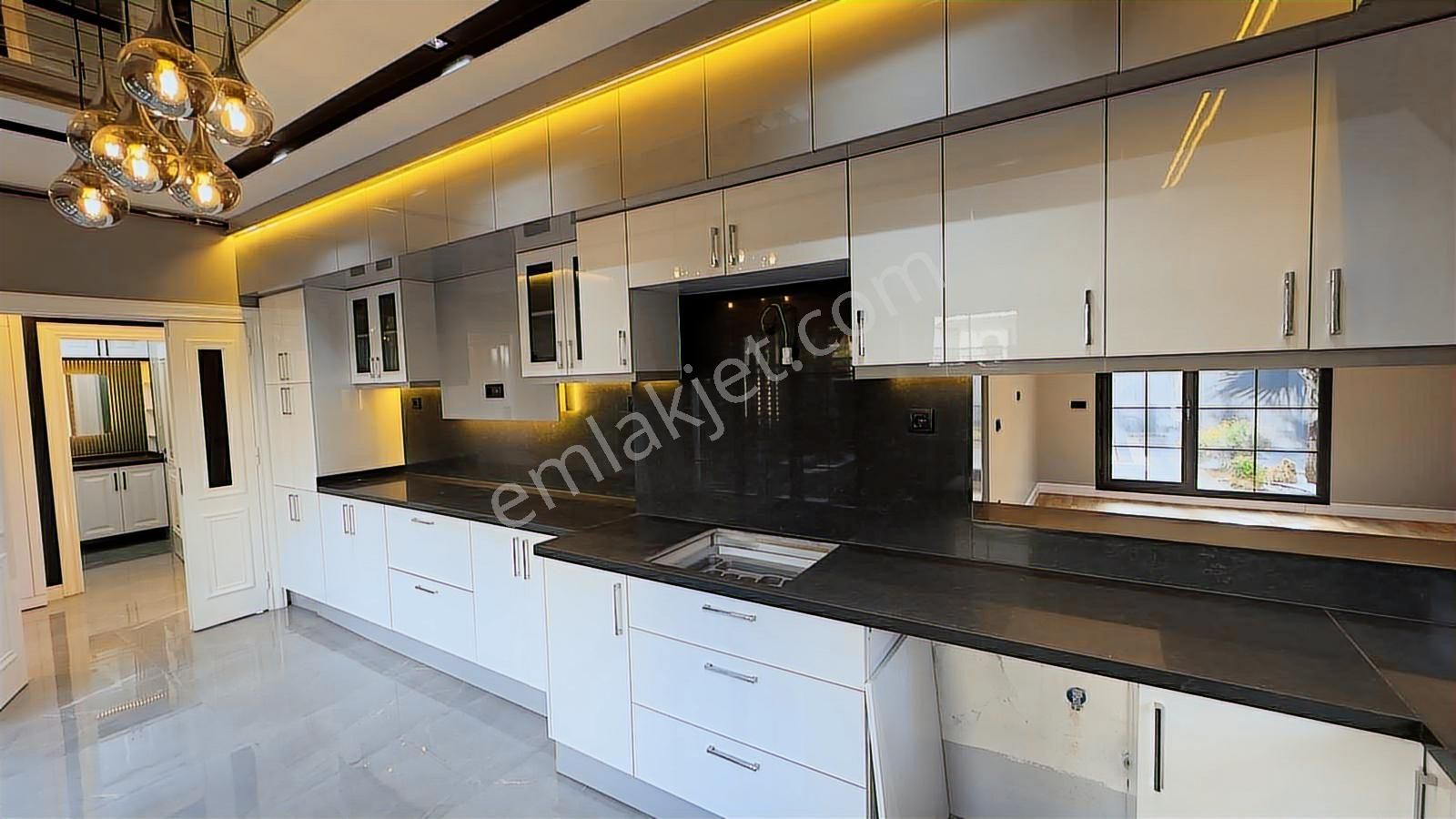 Beylikdüzü Takasa Uygun Havuzlu Bahçeli Satılık Villa - Görsel 13