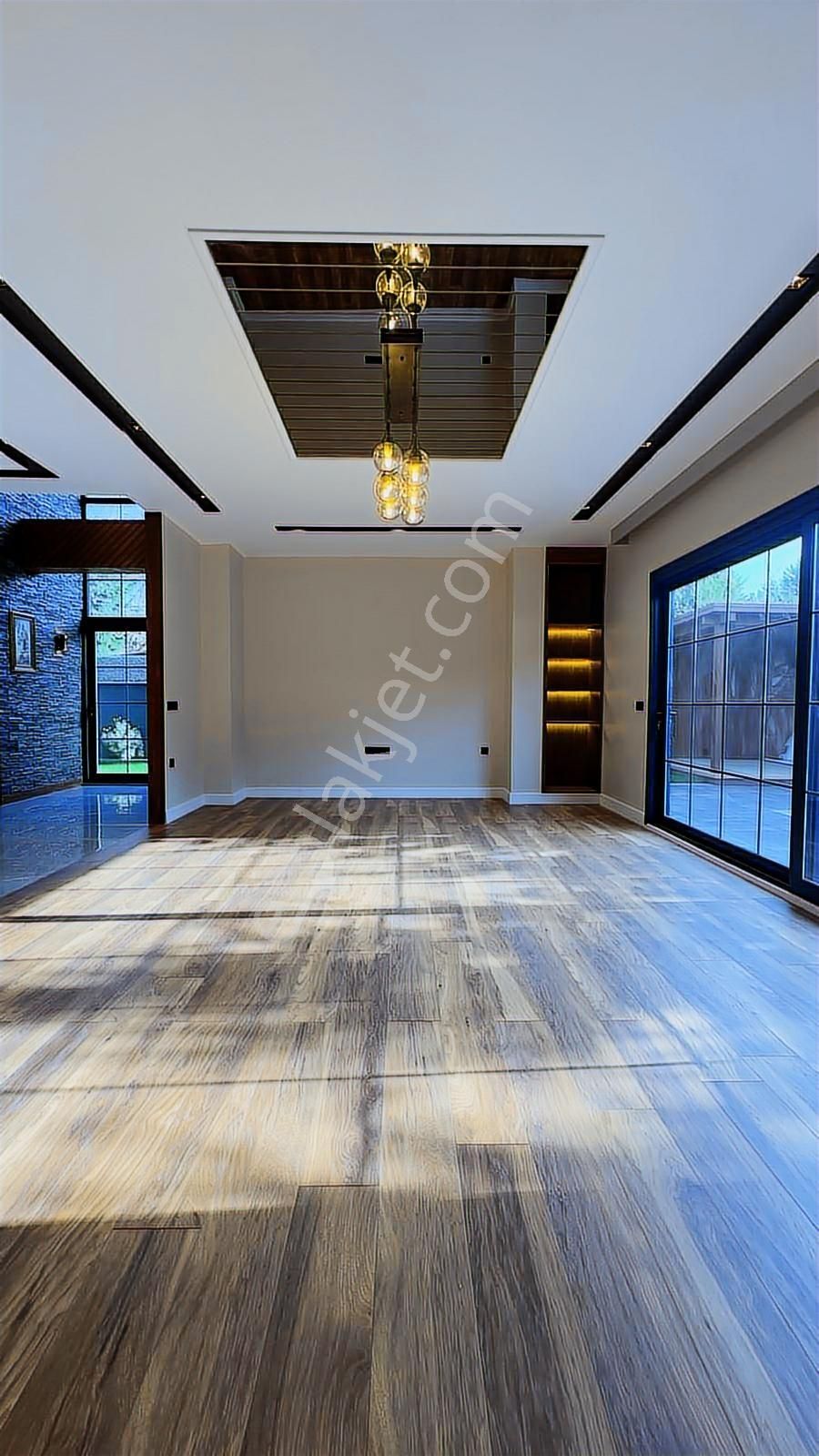 Beylikdüzü Takasa Uygun Havuzlu Bahçeli Satılık Villa - Görsel 27