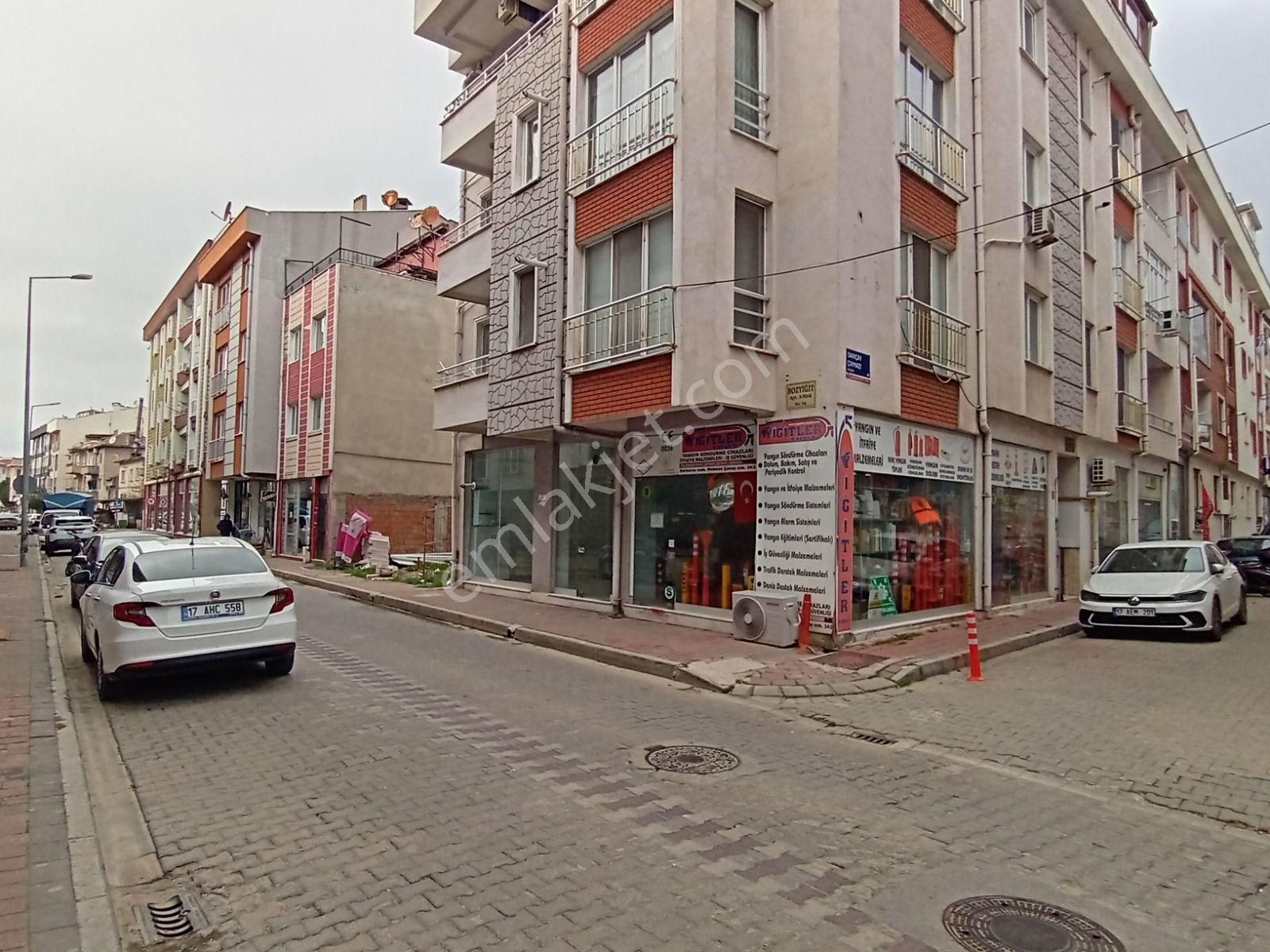Çanakkale Merkezde Barbaros Mah. Kiralık İşyeri Depolu 160m2 - Görsel 23