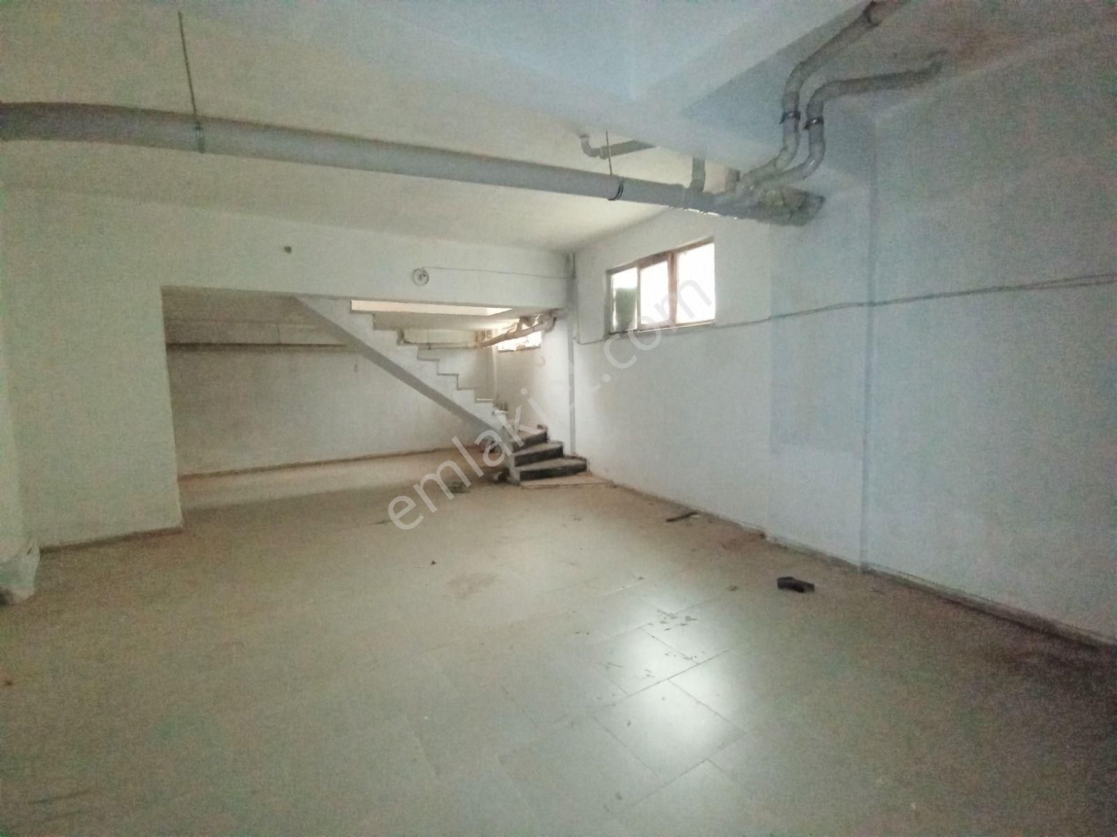 Çanakkale Merkezde Barbaros Mah. Kiralık İşyeri Depolu 160m2 - Görsel 13