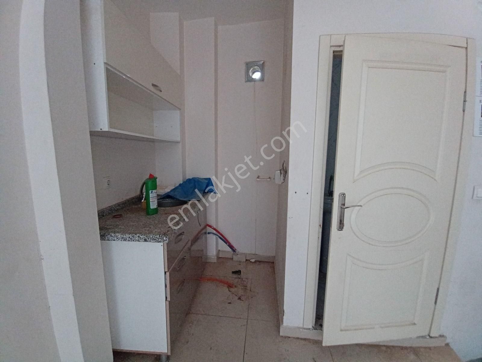 Çanakkale Merkezde Barbaros Mah. Kiralık İşyeri Depolu 160m2 - Görsel 17