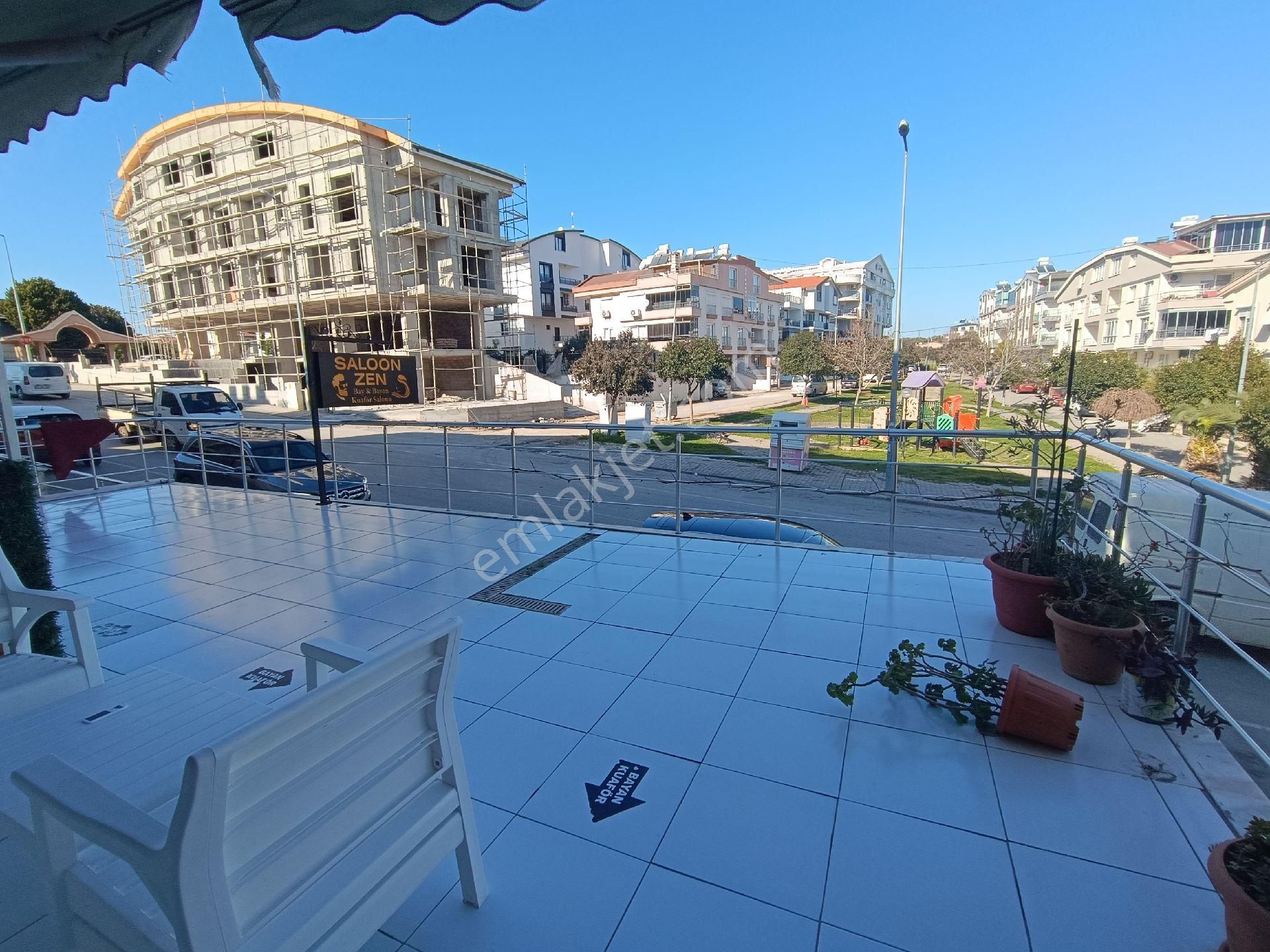 Cadde Cepheli Geniş Verandalı Dükkan - Görsel 12