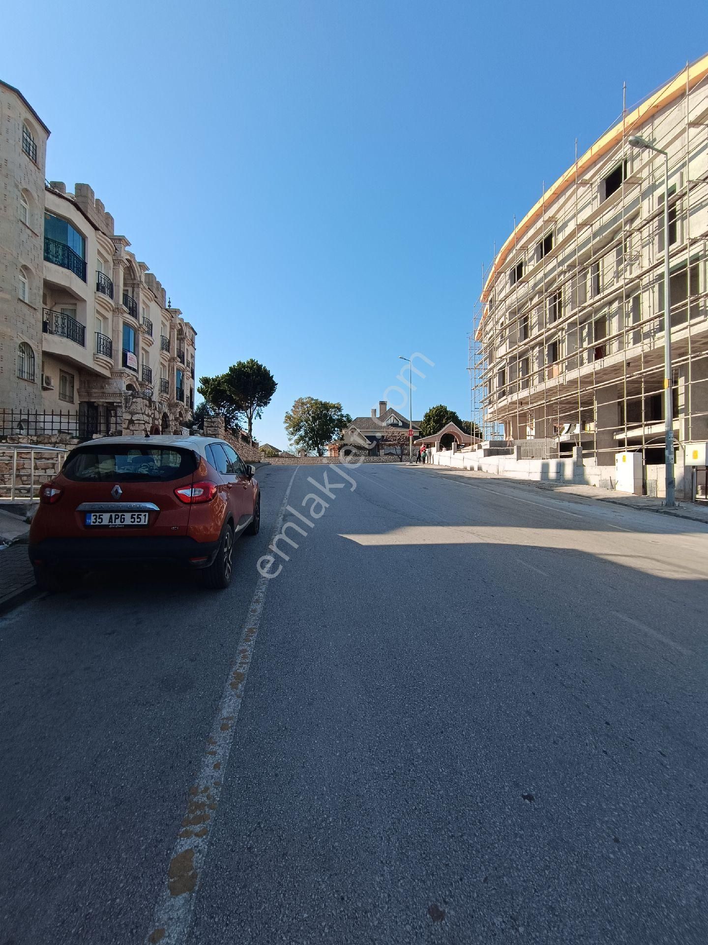 Cadde Cepheli Geniş Verandalı Dükkan - Görsel 3