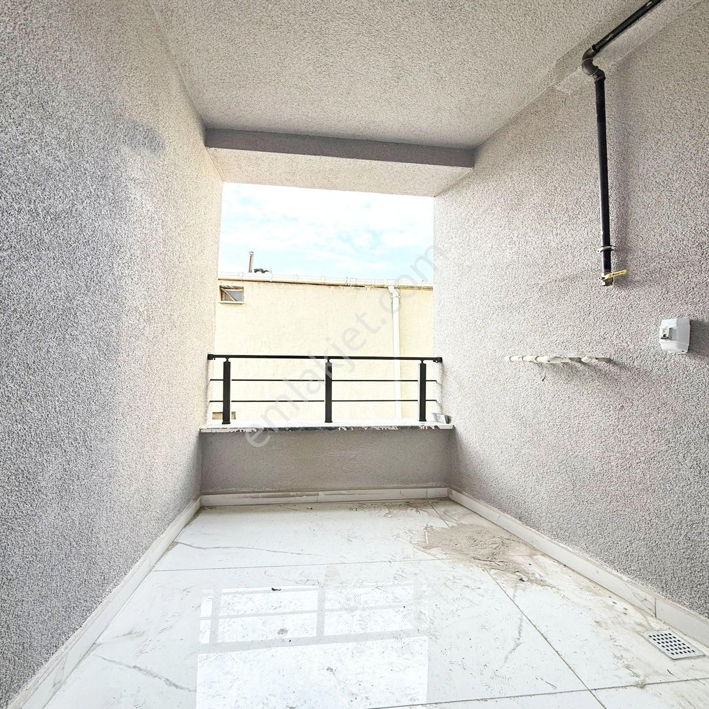 Pusula Yapı'dan Adil Mahallesinde, Teras Kullanım Alanı Olan 2+1!!! - Görsel 6