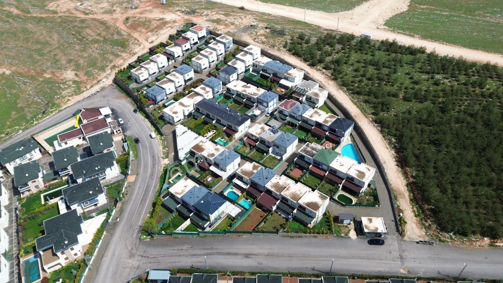Z Group'dan Opet Petrol Arkasın'da Havuzlu Sitede 3+1 Villa - Görsel 21