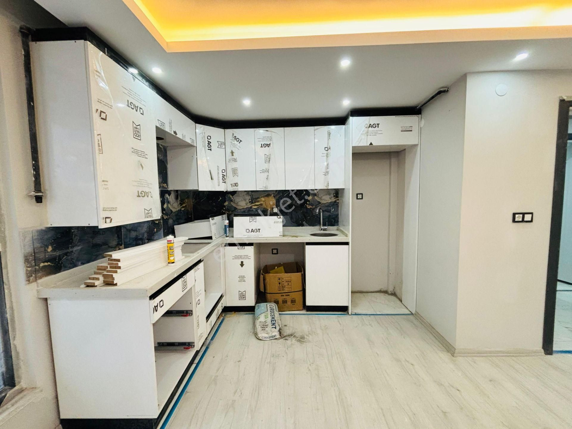 Güven'den Avm Bölgesinde Cadde Üstü Ön Cephe İskanlı 2+1 Daire - Görsel 5