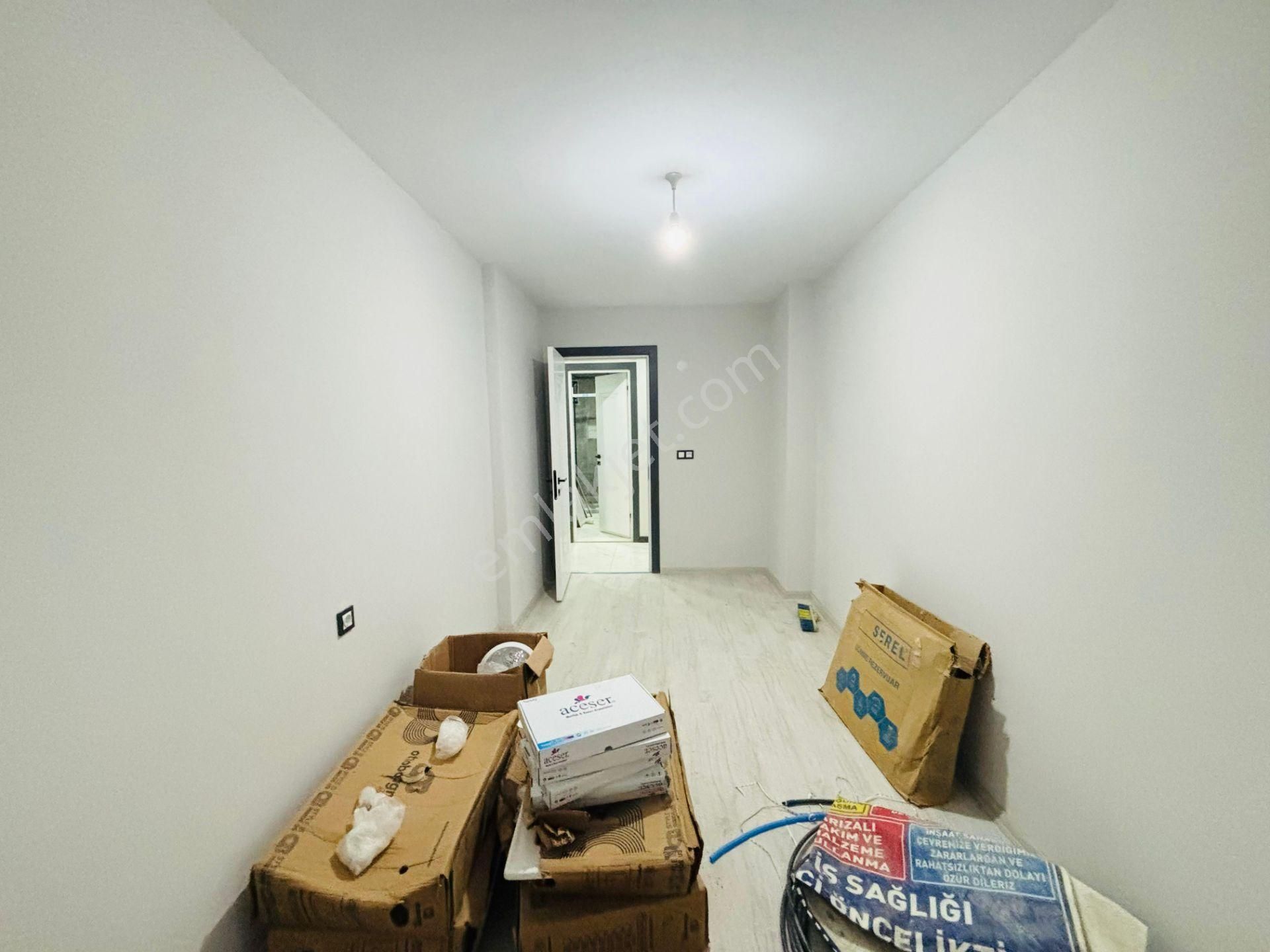 Güven'den Avm Bölgesinde Cadde Üstü Ön Cephe İskanlı 2+1 Daire - Görsel 8