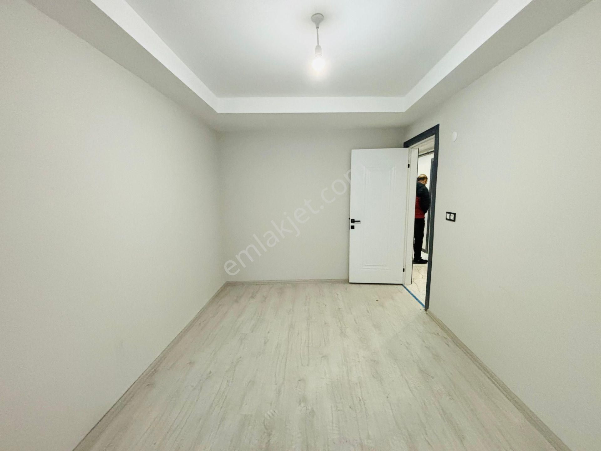 Güven'den Avm Bölgesinde Cadde Üstü Ön Cephe İskanlı 2+1 Daire - Görsel 11