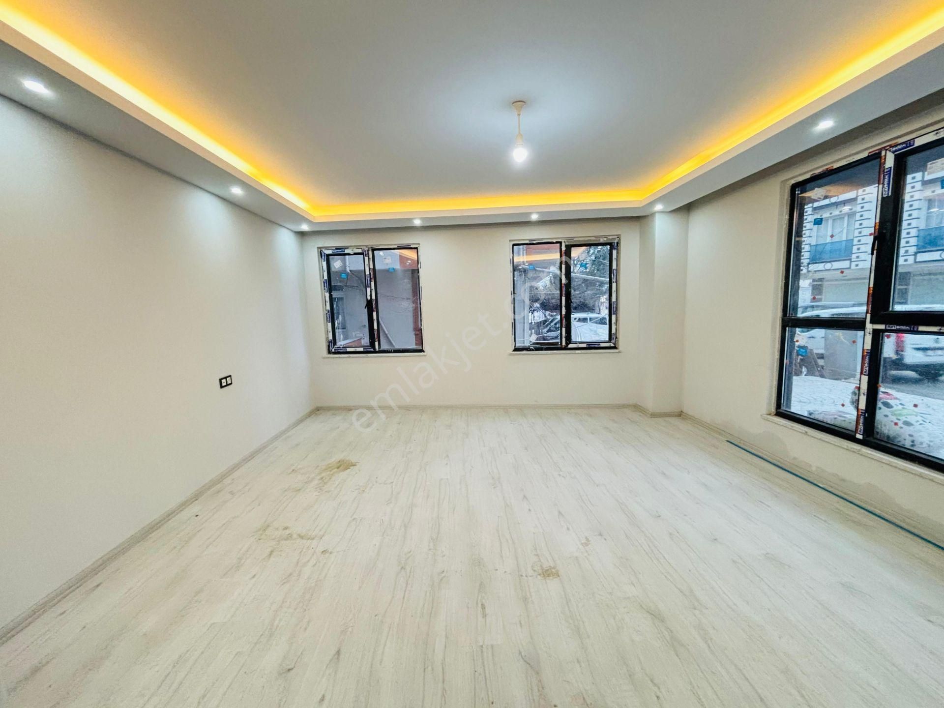Güven'den Avm Bölgesinde Cadde Üstü Ön Cephe İskanlı 2+1 Daire - Görsel 6
