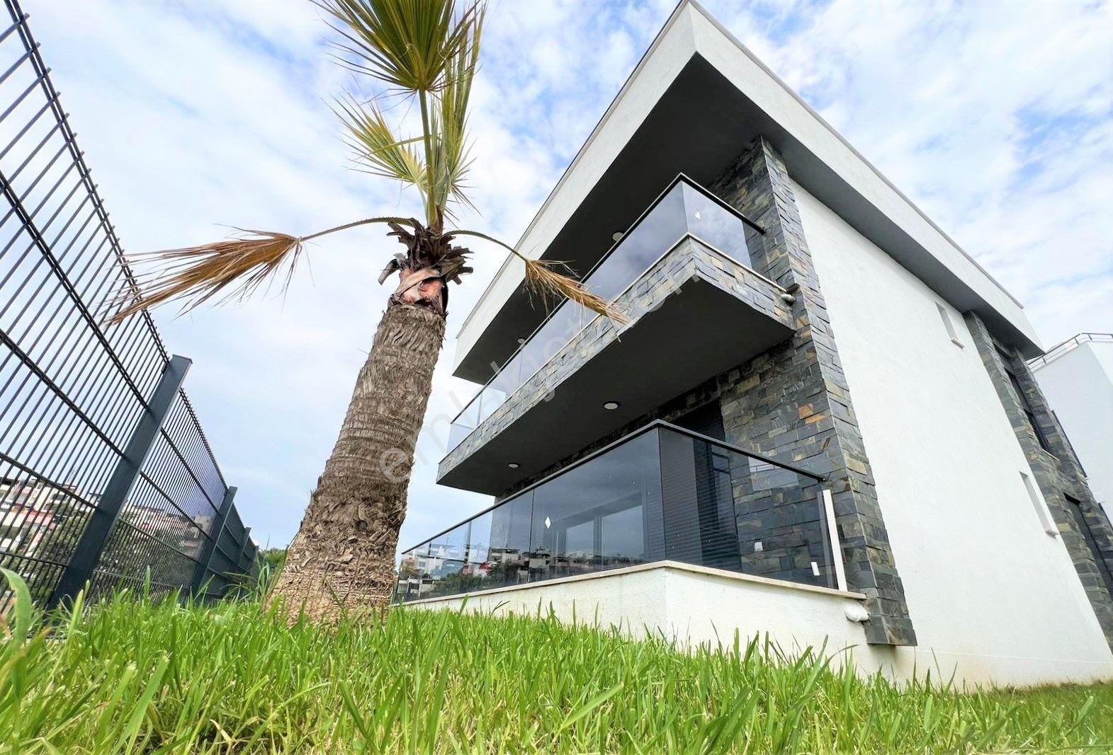 Aygülden Bir Kaçmaz Fırsat Daha Pelitköy'de Sıfır Nezih Site İçi Muhteşem Deniz Mnz 4+1satılık Villa