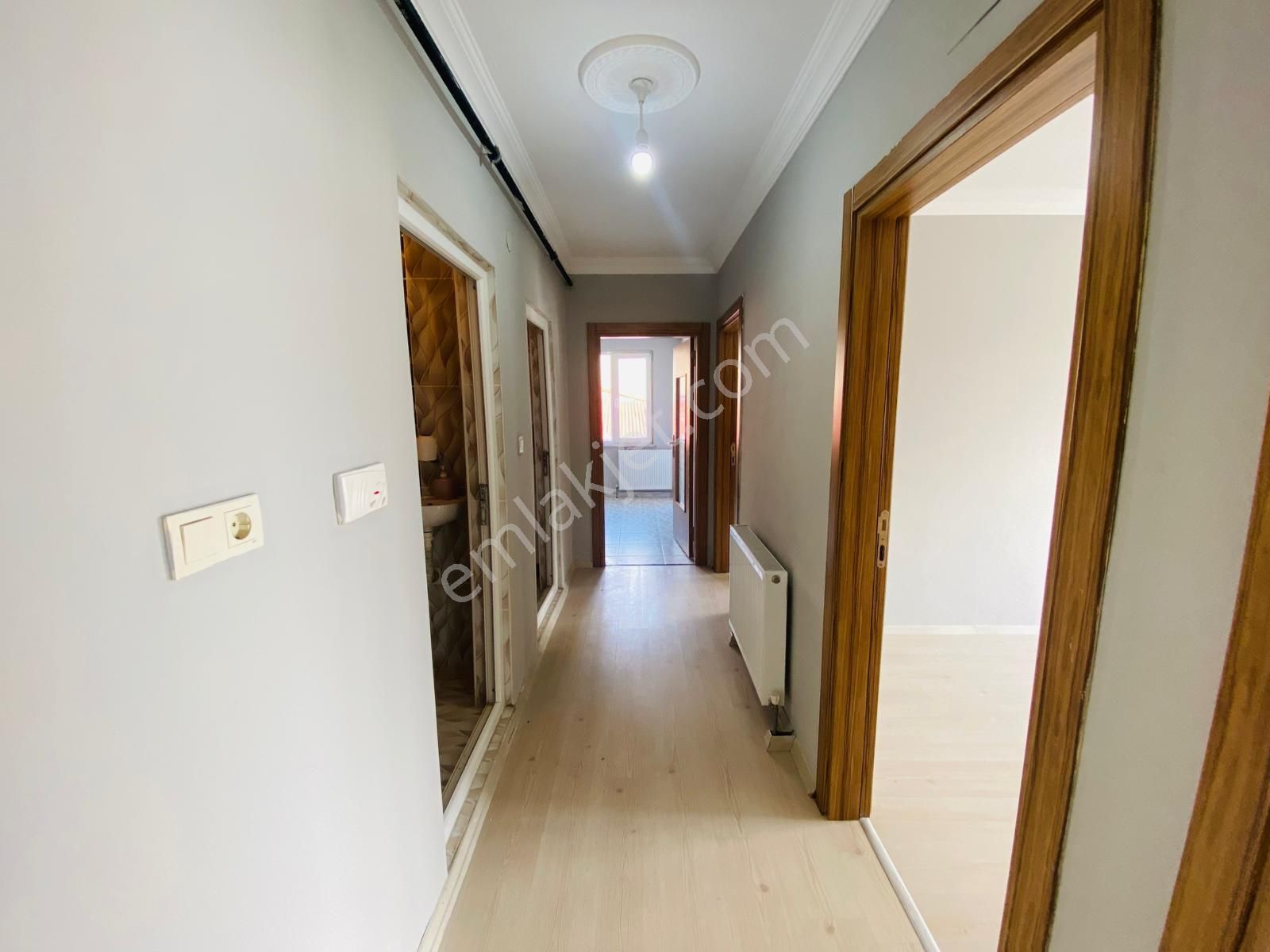 Güven'den Kapaklı'da Kombili,kapalı Cam Balkonlu Ön Cephe 2+1 Ev - Görsel 12