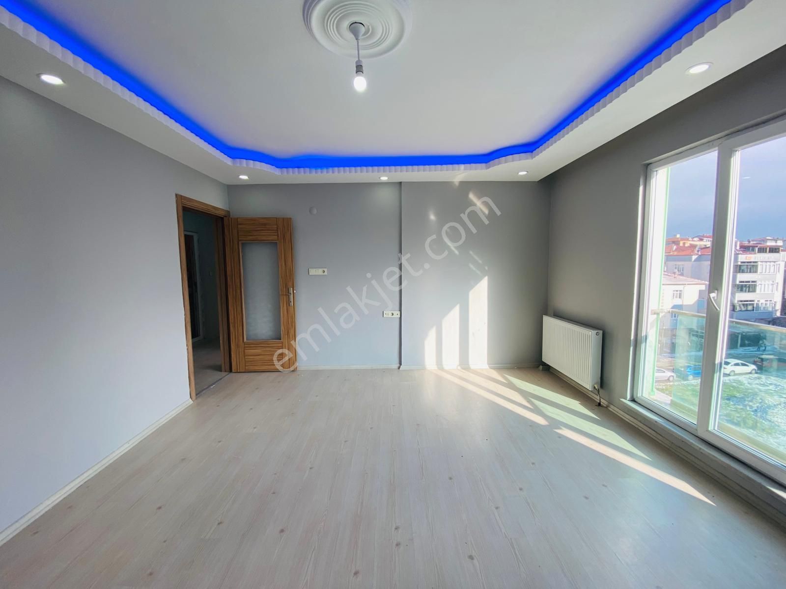 Güven'den Kapaklı'da Kombili,kapalı Cam Balkonlu Ön Cephe 2+1 Ev - Görsel 2