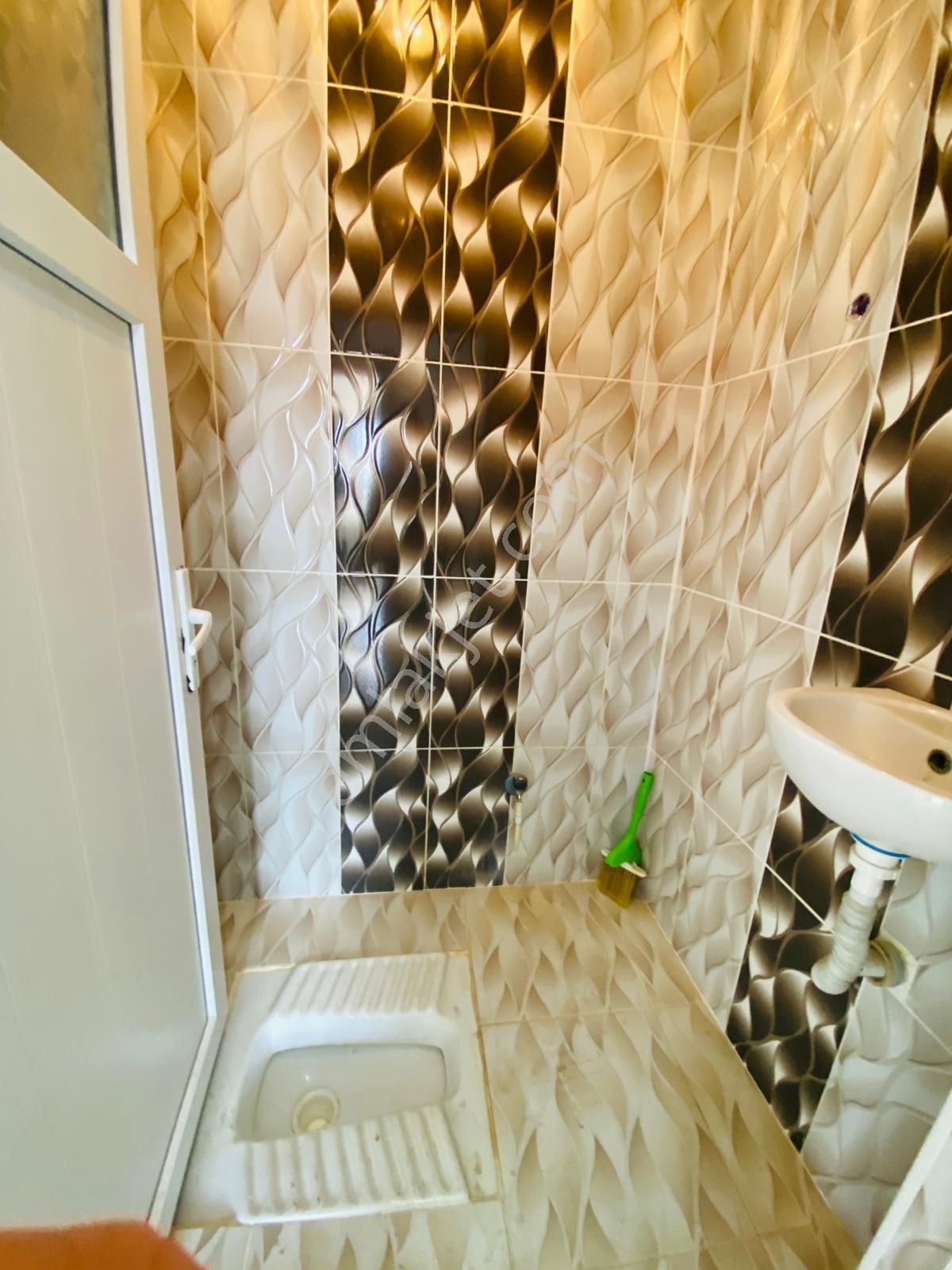 Güven'den Kapaklı'da Kombili,kapalı Cam Balkonlu Ön Cephe 2+1 Ev - Görsel 14