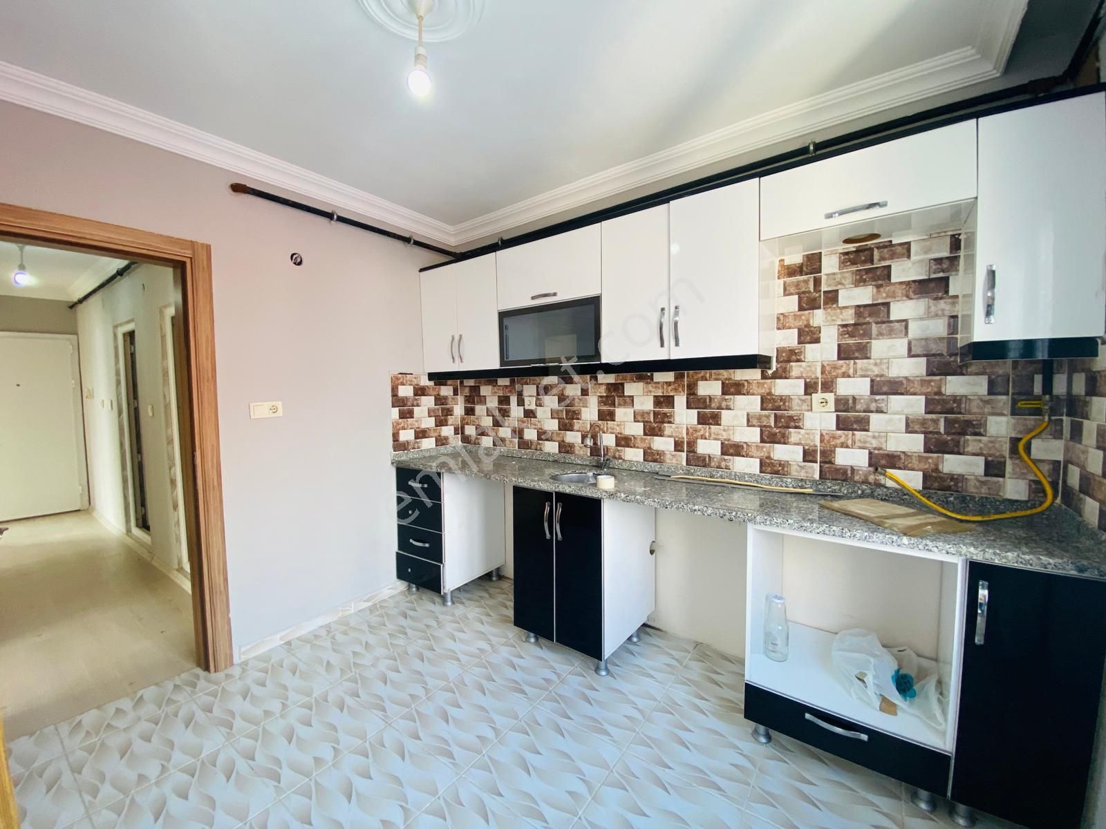 Güven'den Kapaklı'da Kombili,kapalı Cam Balkonlu Ön Cephe 2+1 Ev - Görsel 6