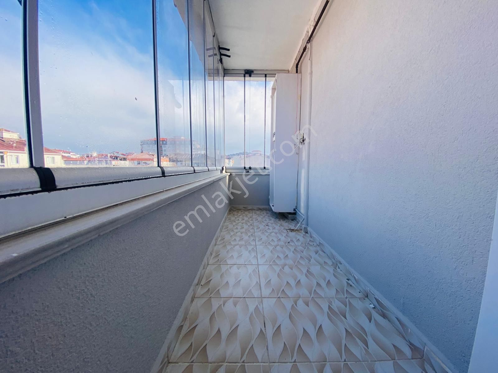 Güven'den Kapaklı'da Kombili,kapalı Cam Balkonlu Ön Cephe 2+1 Ev - Görsel 7