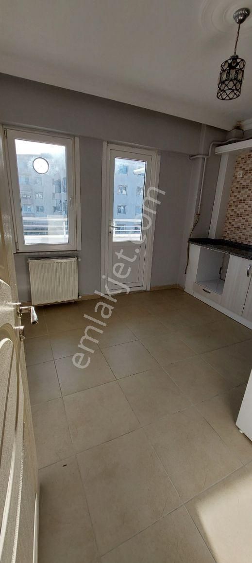 Camili Mahallesinde Site İçerisinde 3+1 Geniş Daire - Görsel 12