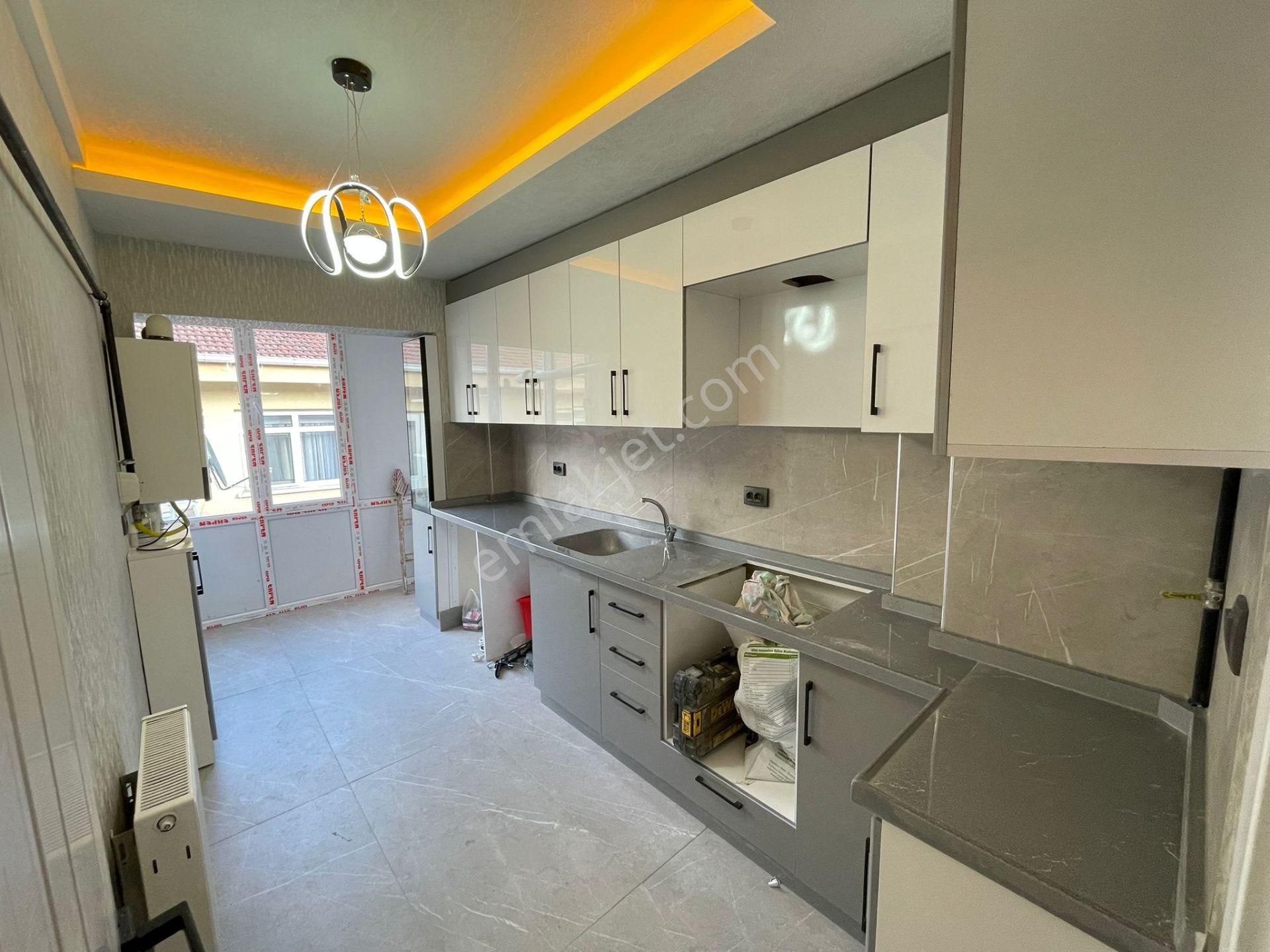 Esertepe Mahallesi'nde Full Yapılı Ön Cephe 3+1 Daire!