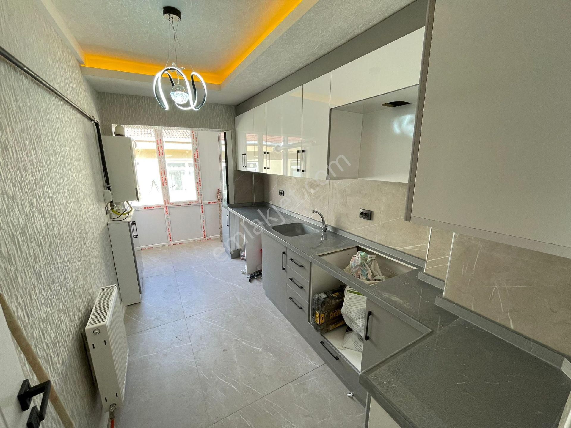 Esertepe Mahallesi'nde Full Yapılı Ön Cephe 3+1 Daire! - Görsel 3