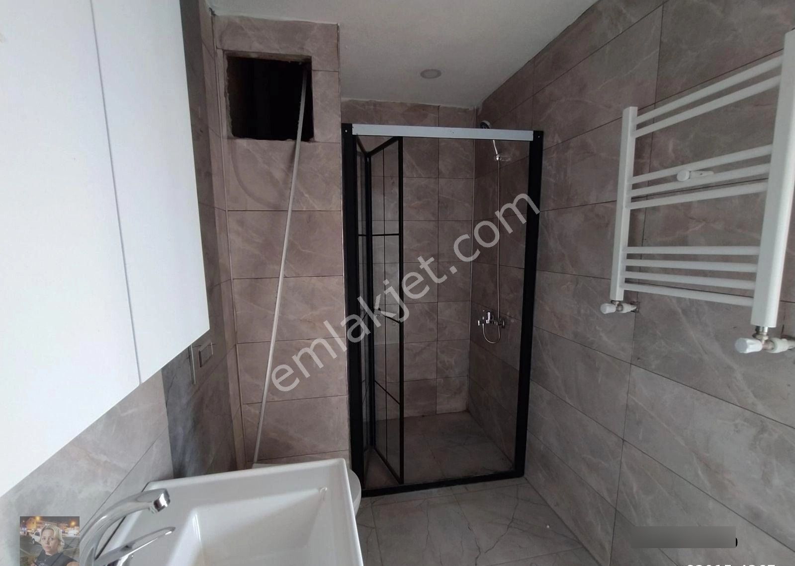 Büşra Gayrimenkulden Site İçinde Satılık Sıfır Daire 2+1 Kat 4 Balkonlu 87m2 Açık Kapılı Otoparklı - Görsel 2