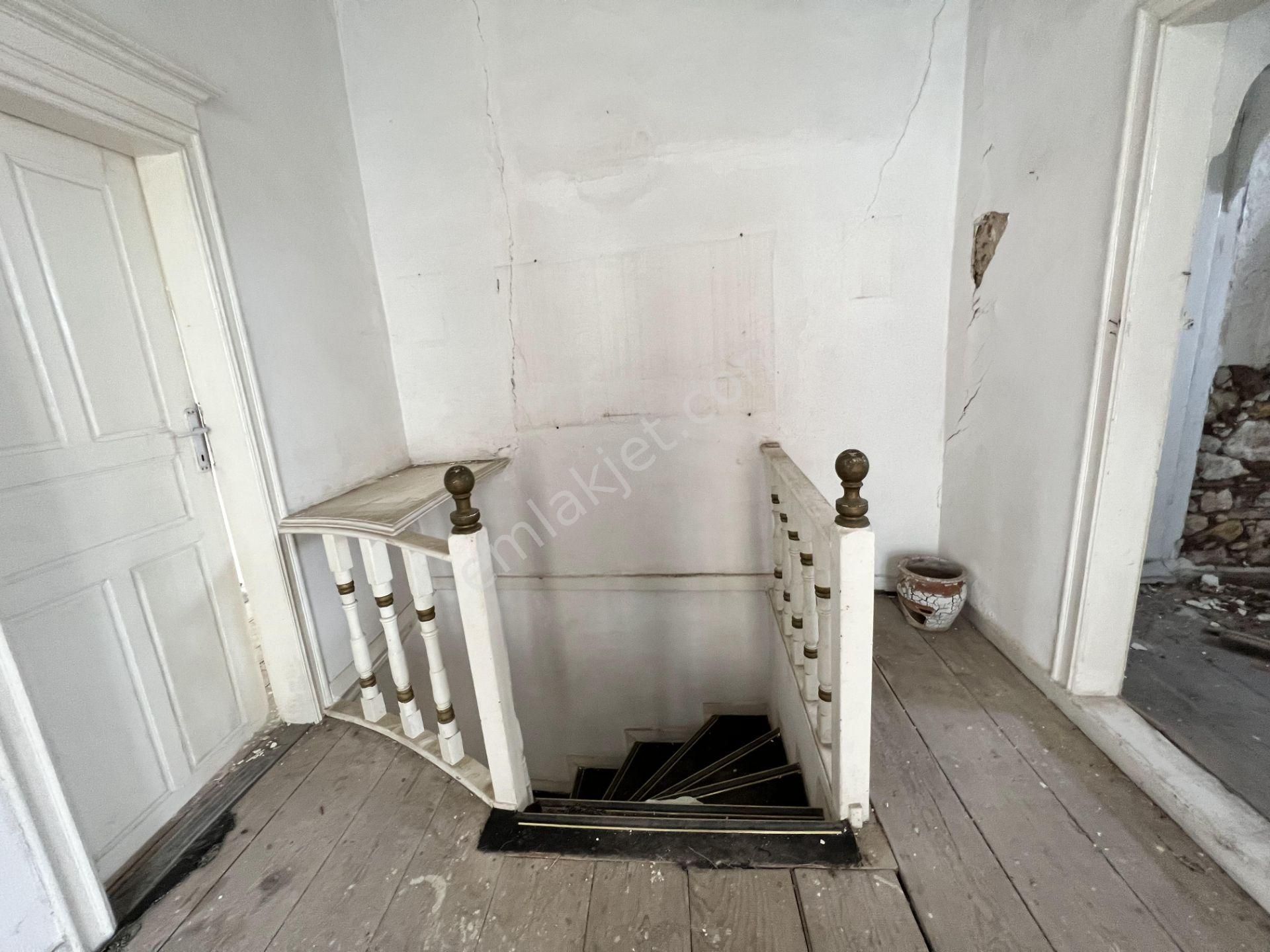 Balıkesir Ayvalık Ta Satılık Tarihi Mustakıl Ev Ve İş Yeri - Görsel 14