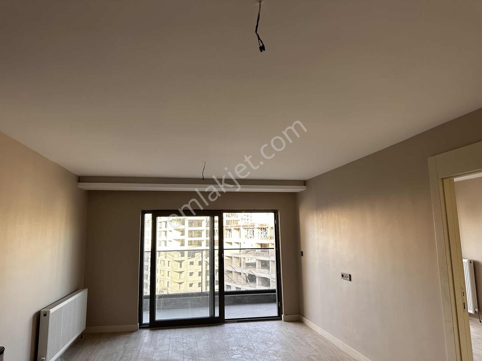 Göksu'da Güvenlikli Site Açık Kapalı Otoparklı Satılık 2+1 Daire - Görsel 3