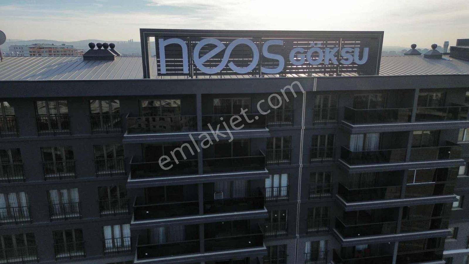 Göksu'da Güvenlikli Site Açık Kapalı Otoparklı Satılık 1+1 Daire