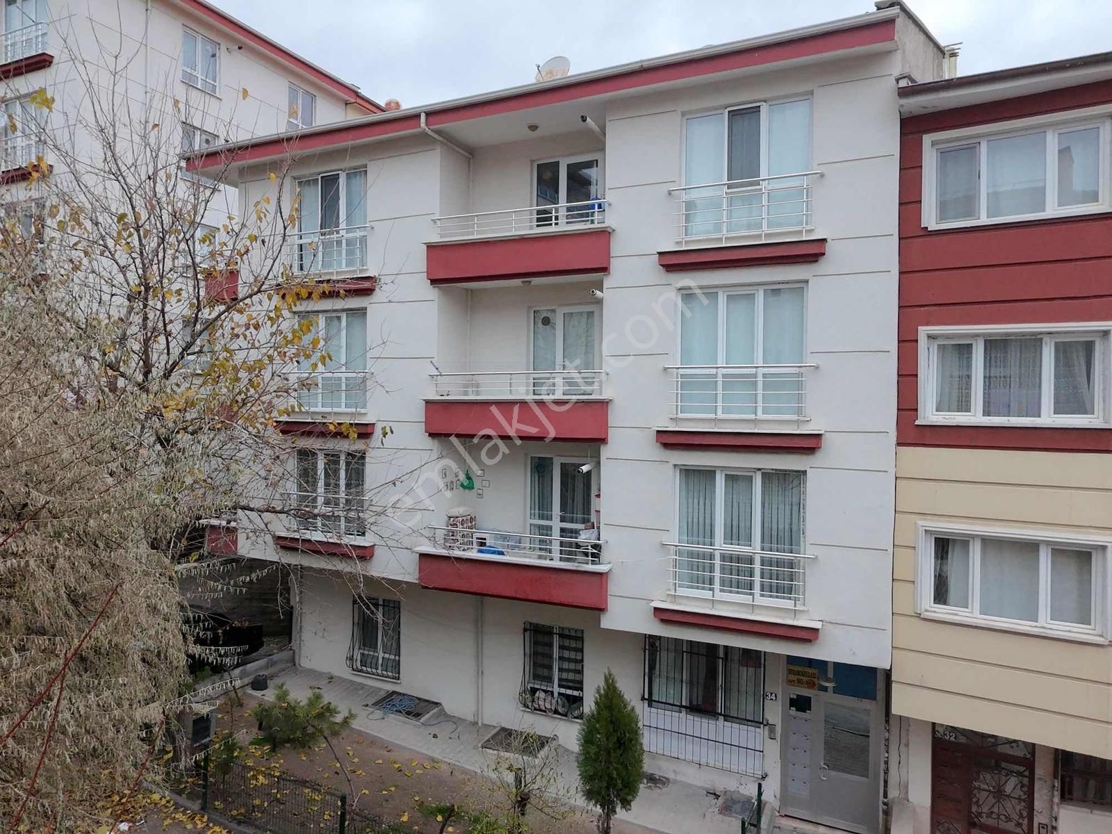 Alsancak'da 3+1 Ara Kat Merkezi Konum Uygun Fiyat Satılık Daire