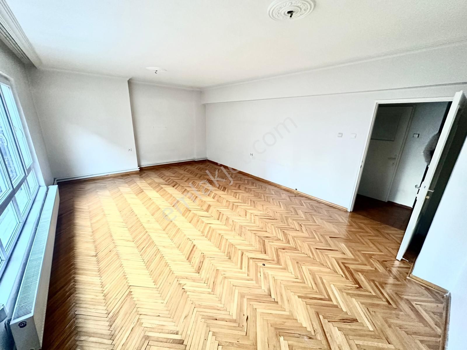 Beşevler Göbekde Metro Yakını 3+1 Orta Kat 130 M2 Kiralık Daire - Görsel 9