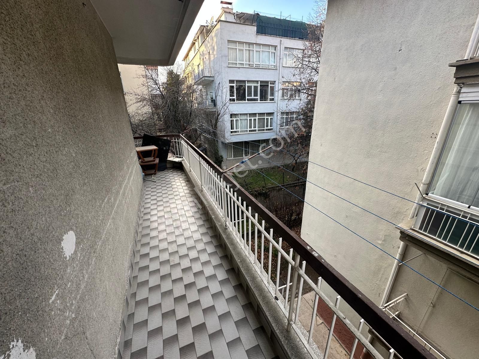 Beşevler Göbekde Metro Yakını 3+1 Orta Kat 130 M2 Kiralık Daire - Görsel 26