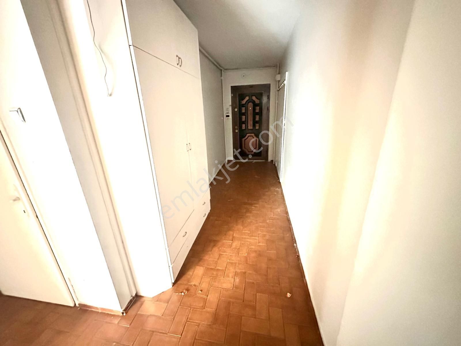 Beşevler Göbekde Metro Yakını 3+1 Orta Kat 130 M2 Kiralık Daire - Görsel 3