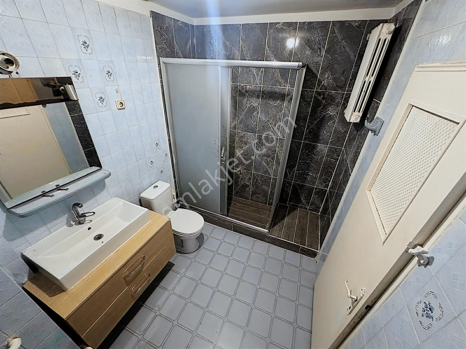 Beşevler Göbekde Metro Yakını 3+1 Orta Kat 130 M2 Kiralık Daire - Görsel 16