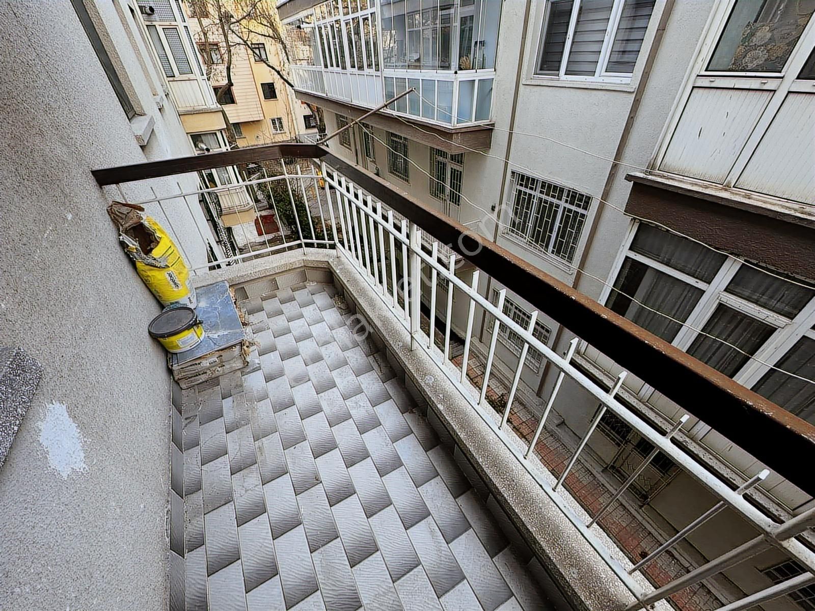 Beşevler Göbekde Metro Yakını 3+1 Orta Kat 130 M2 Kiralık Daire - Görsel 20