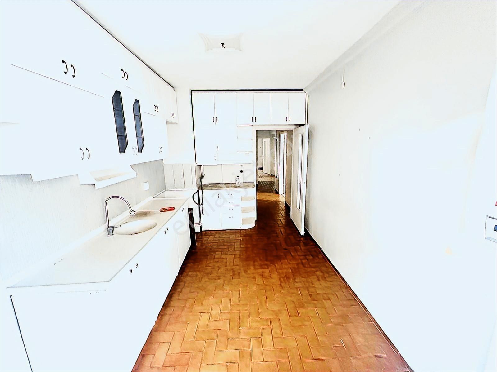 Beşevler Göbekde Metro Yakını 3+1 Orta Kat 130 M2 Kiralık Daire - Görsel 6