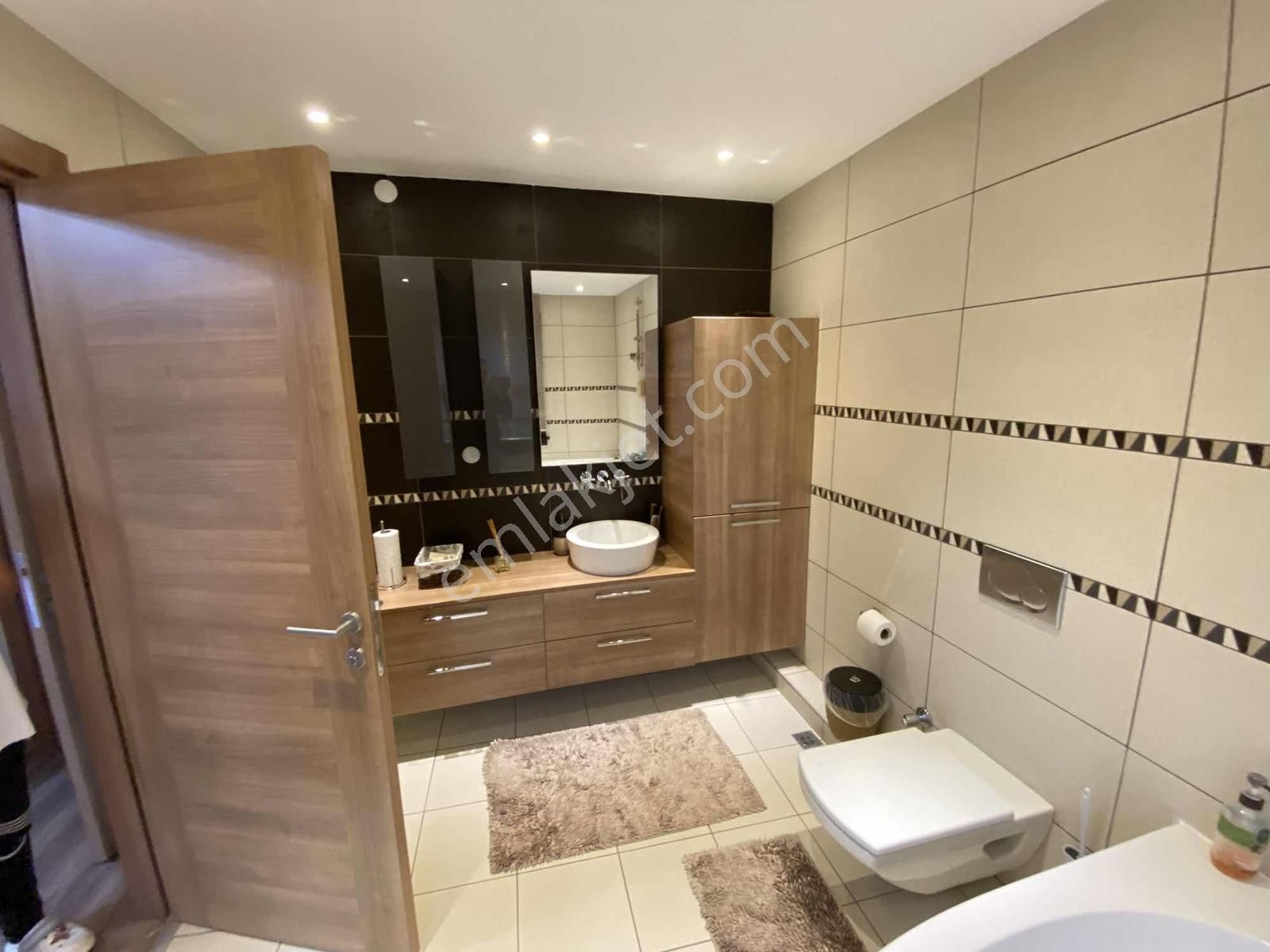 Bahçeşehir Ebruli Evleri'nde 5+2 Lüks Tasarımlı Satılık Villa - Görsel 25