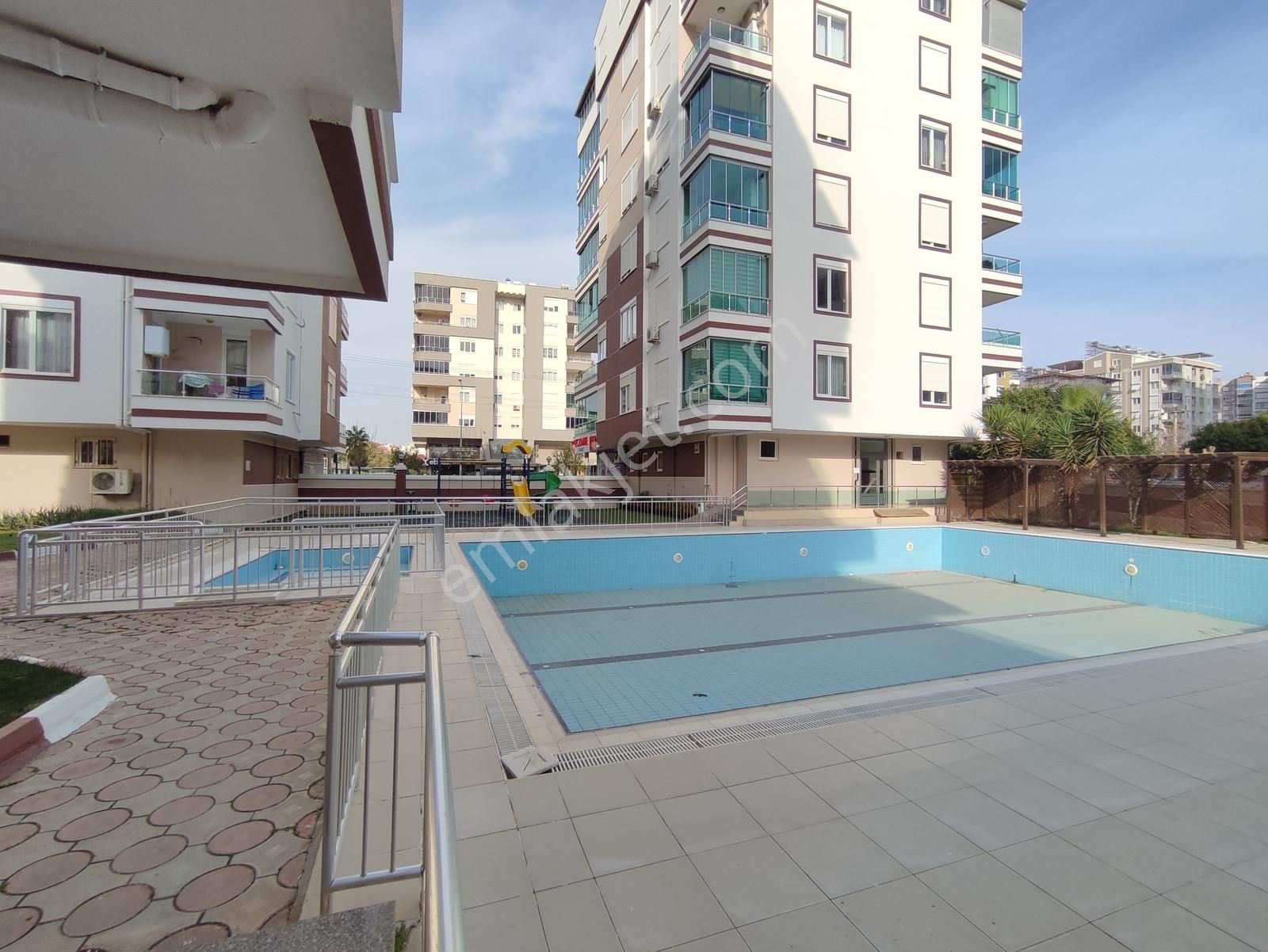 Uncalı' Da Mükemmel Konumda Kapalı Otoparklı Site İçinde Kiralık - Görsel 8