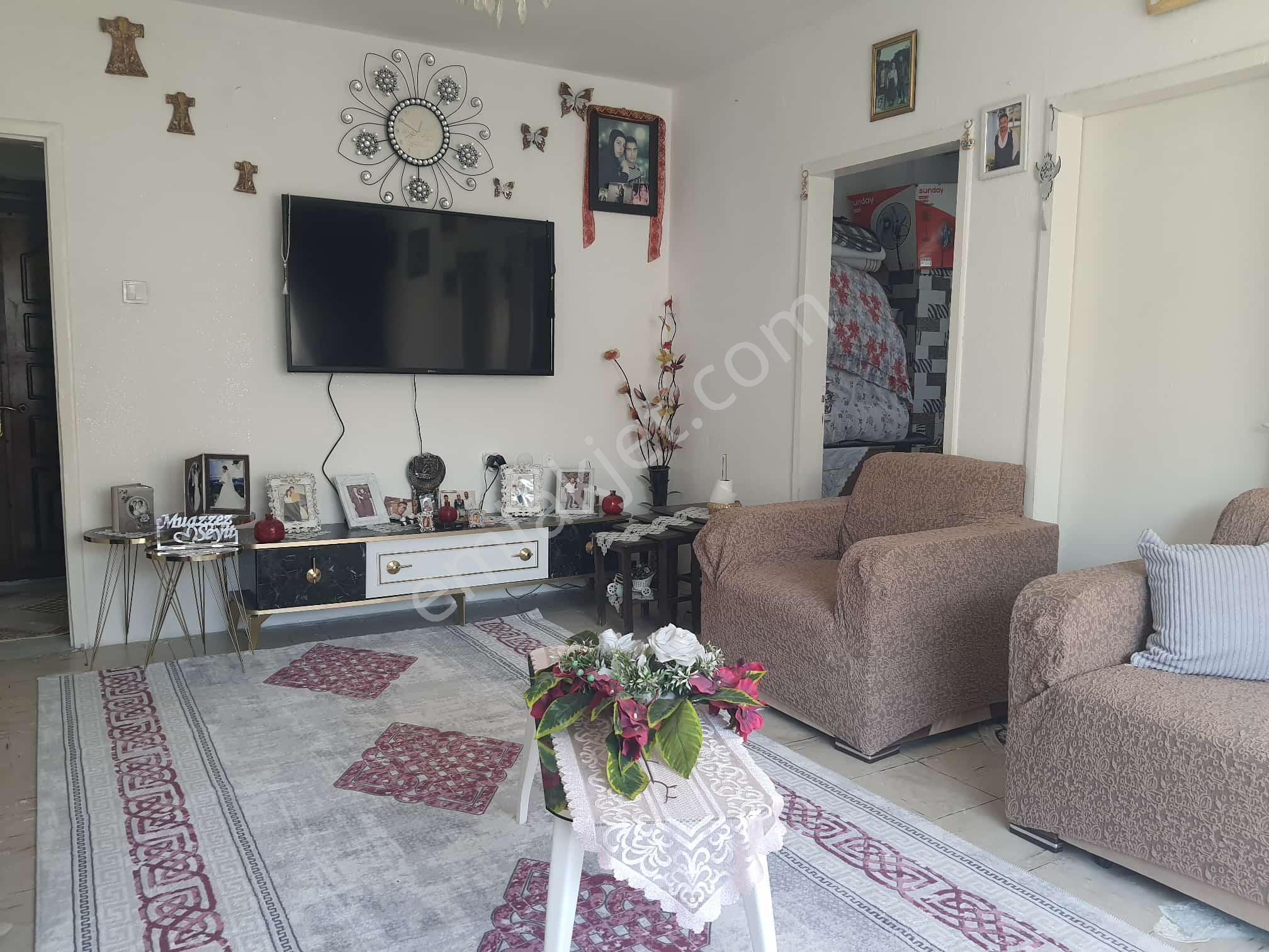 Gültepede Satılık Fırsat Arakat 3+1 Daire Kısa Süre Çok Uygun Fiyata