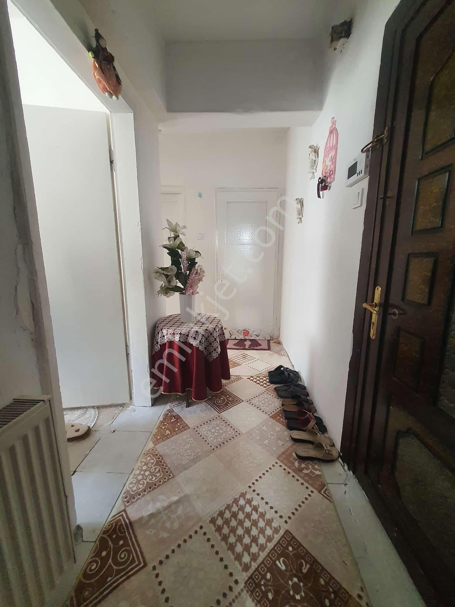 Gültepede Satılık Fırsat Arakat 3+1 Daire Kısa Süre Çok Uygun Fiyata - Görsel 14