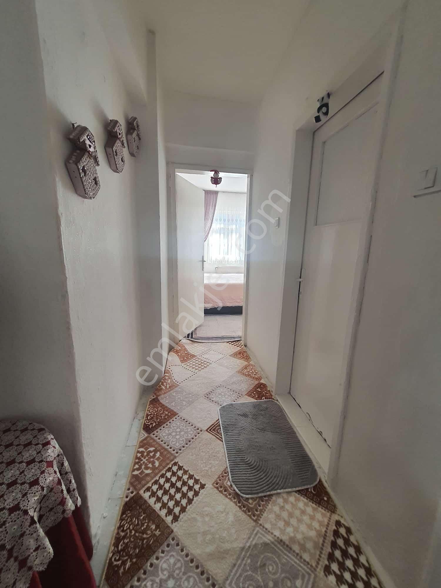 Gültepede Satılık Fırsat Arakat 3+1 Daire Kısa Süre Çok Uygun Fiyata - Görsel 13