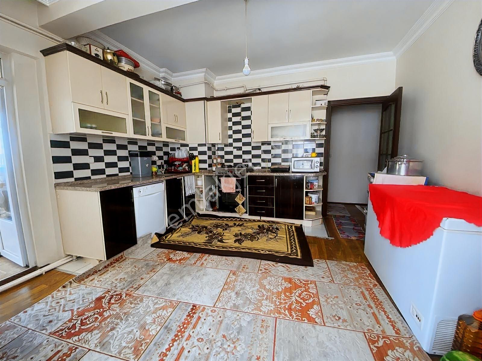 Araplar Mahallesi Fetih Caddesi Yakını 4+1 Satılık Daire - Görsel 2