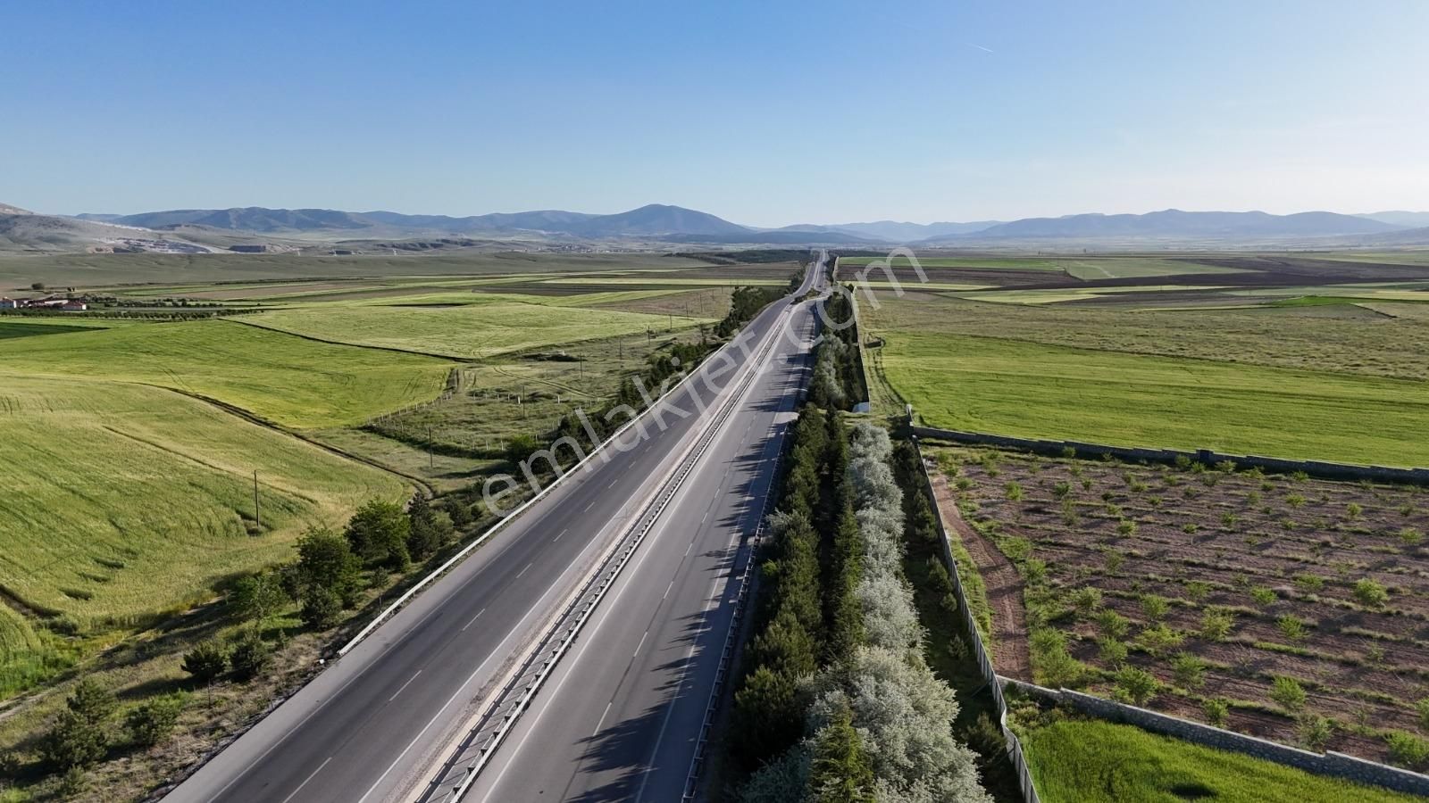 Afyonkarahisar, Emirdağ, Anayola Bitişik, Taş Ev , Havuzlu - Görsel 6