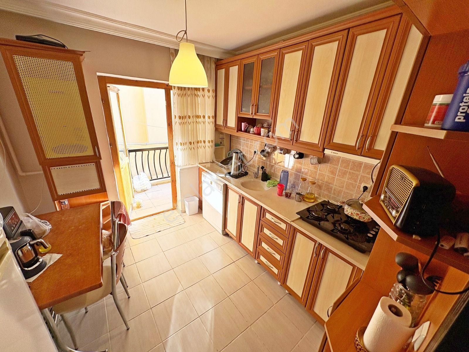 İncirli'de Cadde Paraleli Ön Cephe 3+1 Daire!