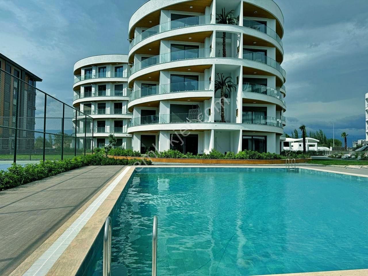 Uytundan Burhaniye Ören'de Havuzlu Ultralüks Sitede Kiralık 1+1 - Görsel 2