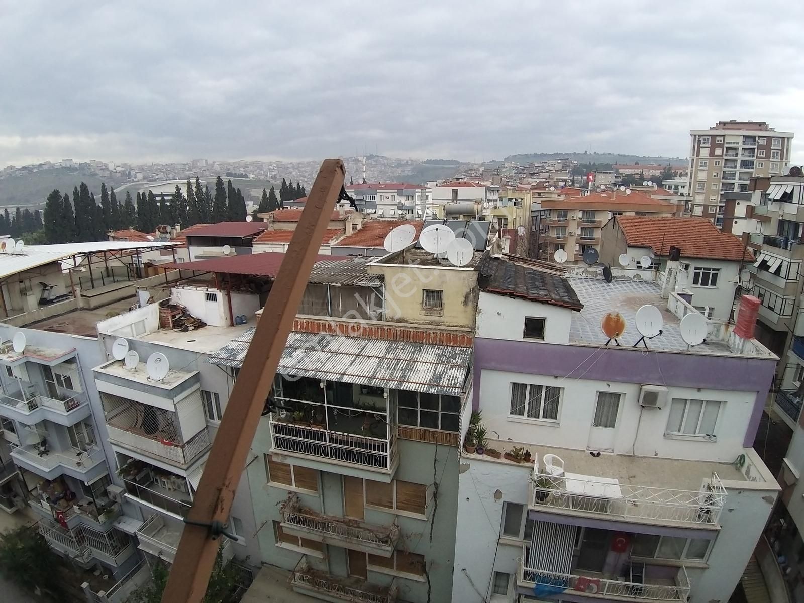 Bucamenderes Caddesinde//uçanyolyakını//asansörlü//90m2-2+1 - Görsel 3