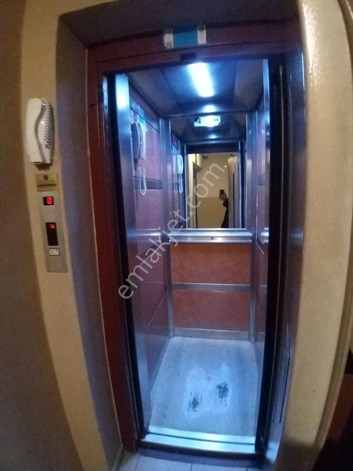 Bucamenderes Caddesinde//uçanyolyakını//asansörlü//90m2-2+1 - Görsel 6